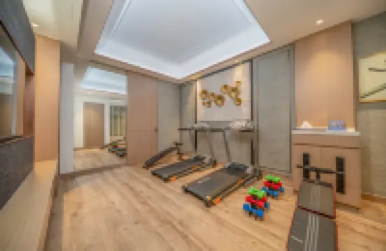 Aifee Hotel (Haikou Qilou Old Street Sun Moon Square Duty Free Shop)