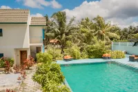 Long Beach Laamu Hotels in Gan