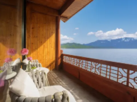 瀘沽湖泊居客棧 鹽源住宿飯店