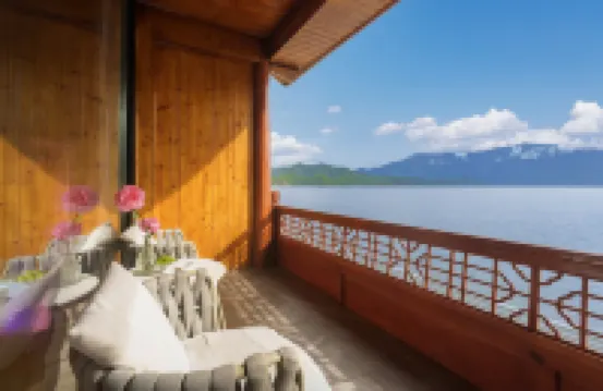 瀘沽湖泊居客棧