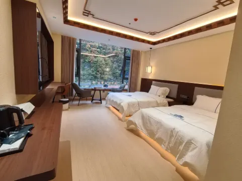 Heishui Songzan Linxi Grand Hotel