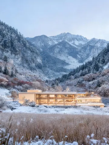 Jiuzhaigou · Dusk Mountain Villa