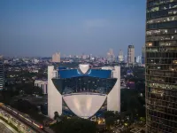 Gran Melia Jakarta Отели рядом с достопримечательностью «Статуя Панчоран»