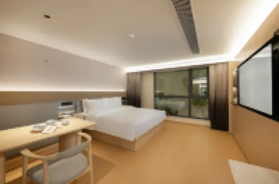 Quanji Hotel (Shenzhen Luohu Port Renmin South Subway Station Branch) Hotels near Luohu Port