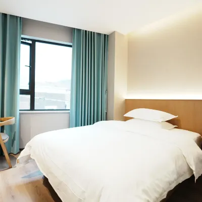 Shanghai Weikesun Business Hotel (Jiangning Road) Hotels near Jing'an