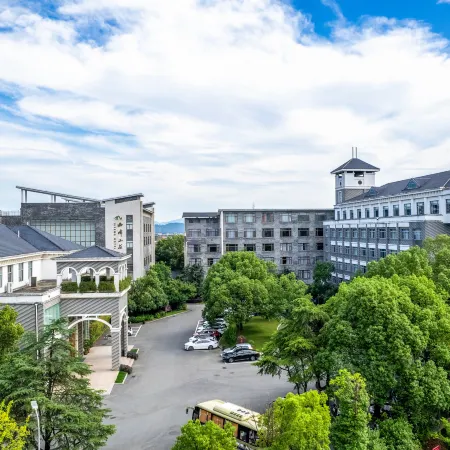 Qingyang Xifeng Hotel
