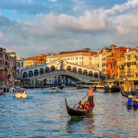 Blue Waves Hotel Отели рядом с достопримечательностью «Van beach»