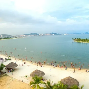 下龍金棕櫚酒店 鄰近廣寧博物館的酒店