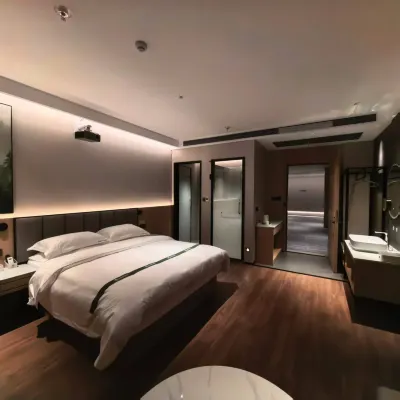 GreenTree Inn Express Hotel (Ci Store) - 2-Star