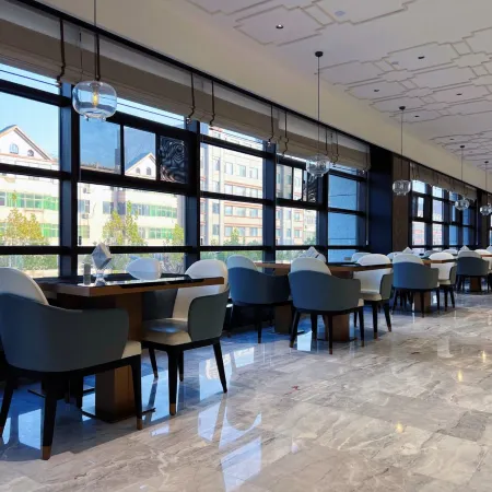 H Hotel (Hejin Xingeng Street)