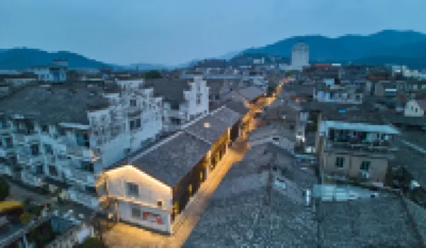 Floral Hotel·The Poetic Nest Hotel (Ziyang Street, Taizhou Ancient City)