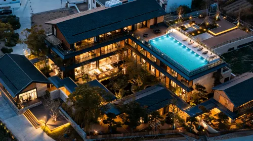 Cloud Retreat Half An Ocean Hotel