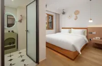Chun&Build Luxury Inn - 2-Star