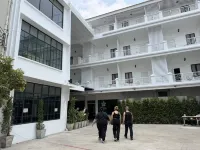 Excel Hotel Bangkok Suthat寺附近的飯店