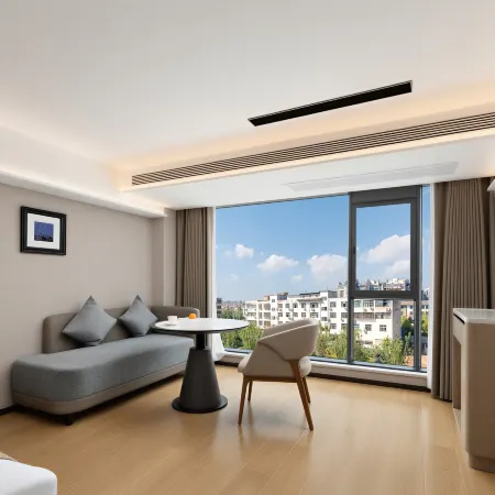 Meizhu Meishu Hotel (Xinyang Huaibin People's Government Branch)