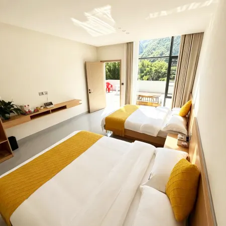 Zhenxi Mountain Lodge