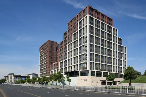 Four Points by Sheraton Nanjing，Gulou District - Parking