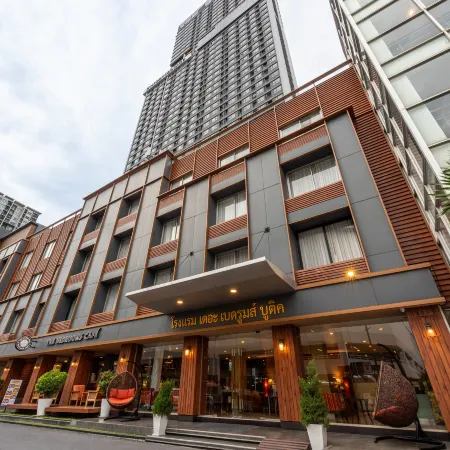 The Bedrooms Boutique Hotel Bangkok Отели рядом с достопримечательностью «Станция BTS Он Нут»