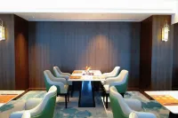 Dong Fang Hotel - 5-Star