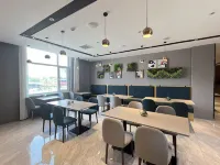 Rujia Business Hotel