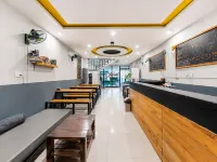 Two Horses Hostel - Hostels