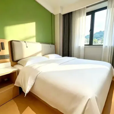 Hangzhou Guanghui Hotel (Joy City Hemu Subway Station) Hotels near Gongshu
