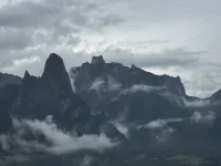 Lan Jing · Panoramic Sunrise & Mist View Retreat (Zhagana Scenic Area) - 주차장