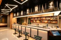 Jintu Scenic Hotel (Chongqing Jiefangbei Pedestrian Street Hong Ya Dong) - Bar