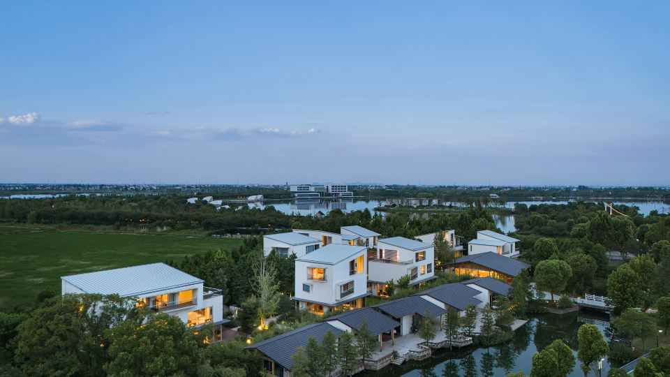 Stray Birds Resort