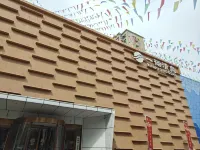 Binzhou Yinuo Qingquan Hotel - parking