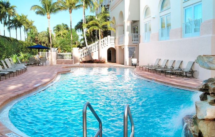 Hilton Naples