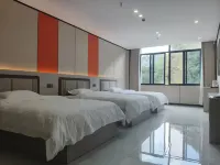 Hillman Hotel (Anshun Guanling Bus Station) - parking