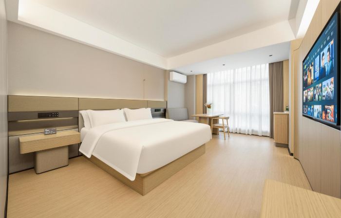 Ledong Jiabaili Hotel (Huangliu Town Longteng Golden Street)