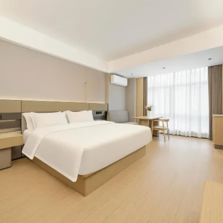 Ledong Jiabaili Hotel (Huangliu Town Longteng Golden Street) Hotels in Autonome Li Prefectuur Ledong