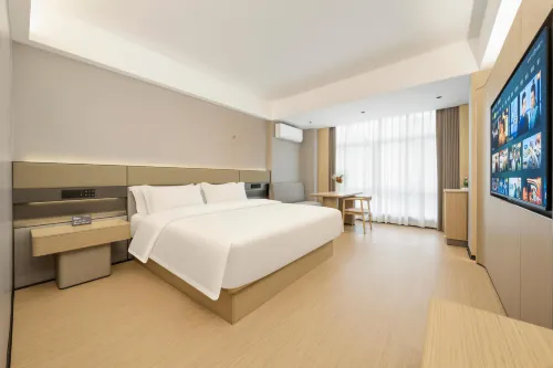Ledong Jiabaili Hotel (Huangliu Town Longteng Golden Street) - 2-Star