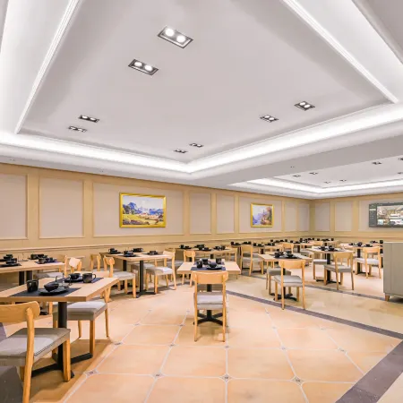 Vienna International Hotel (Lianshui Yanhuang Avenue Lianshui Middle School)