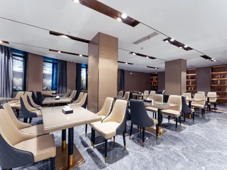 Lufeng Hotel Отели рядом с достопримечательностью «Zhijiang Tianhou Temple»