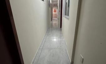 Jiaozhou Hongshun Hotel (Jiaodong International Airport Branch)