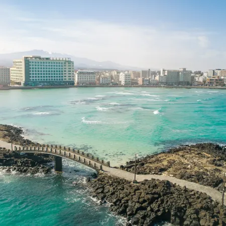 Gloucester Hotel Hamdeok (formerly Utop Ubless Hotel Jeju Hamdeok) Отели рядом с достопримечательностью «Пляж Джимйонг»