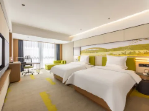 Grand Rezen Hotel Golmud Hotels in Golmud