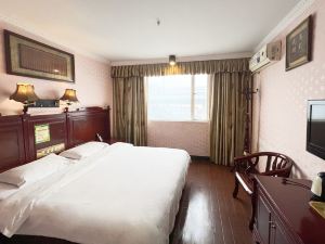 Donghua Business Hotel