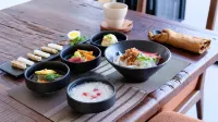 納主·空中庭園設計師雪山観景民宿（麗江城日照金山） - 朝食
