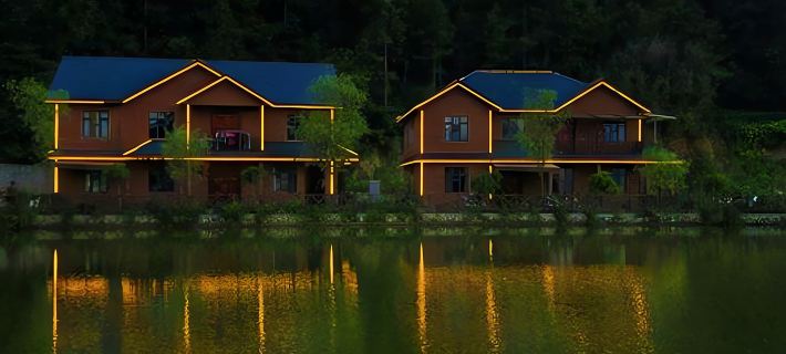 Yueqixi·Small Village Homestay (Tiantangzhai Scenic) Hotels in Jinzhai