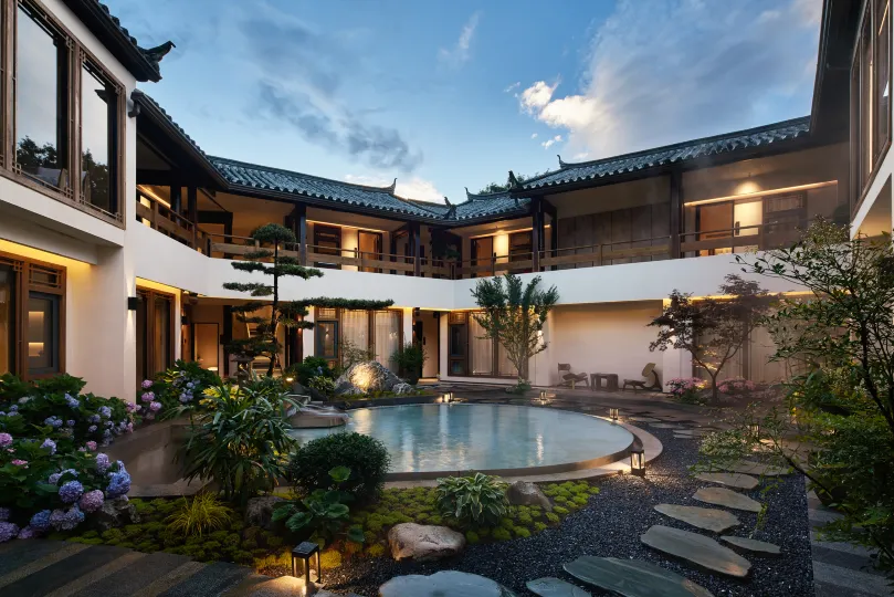 Lijiang Pu Zhi Designer Hotel HOLIDAY VILLA (The Old Town of Lijiang South Gate）