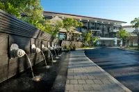 The Trans Resort Bali Hotels near Kacang Saraswati,Manalagi Oleh - Oleh Khas Bali