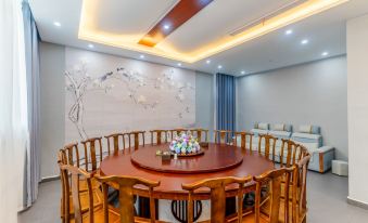 Huameishi Homestay (Huoshan Foziling Yingjia Wine Industry Store)