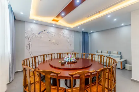 Huameishi Homestay (Huoshan Foziling Yingjia Wine Industry Store)