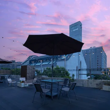 Jintai Business Hotel (Wuhan Canglong Island Hubei University of Economics Store) Отели рядом с достопримечательностью «Большой рынок для общины»