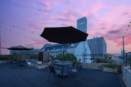 Jintai Business Hotel (Wuhan Canglong Island Hubei University of Economics Store) Отели рядом с достопримечательностью «Wuhan Vocational College of Software and Engineering»