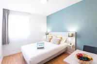 Comfort Aparthotel Aix le Tholonet Hotels in Meyreuil